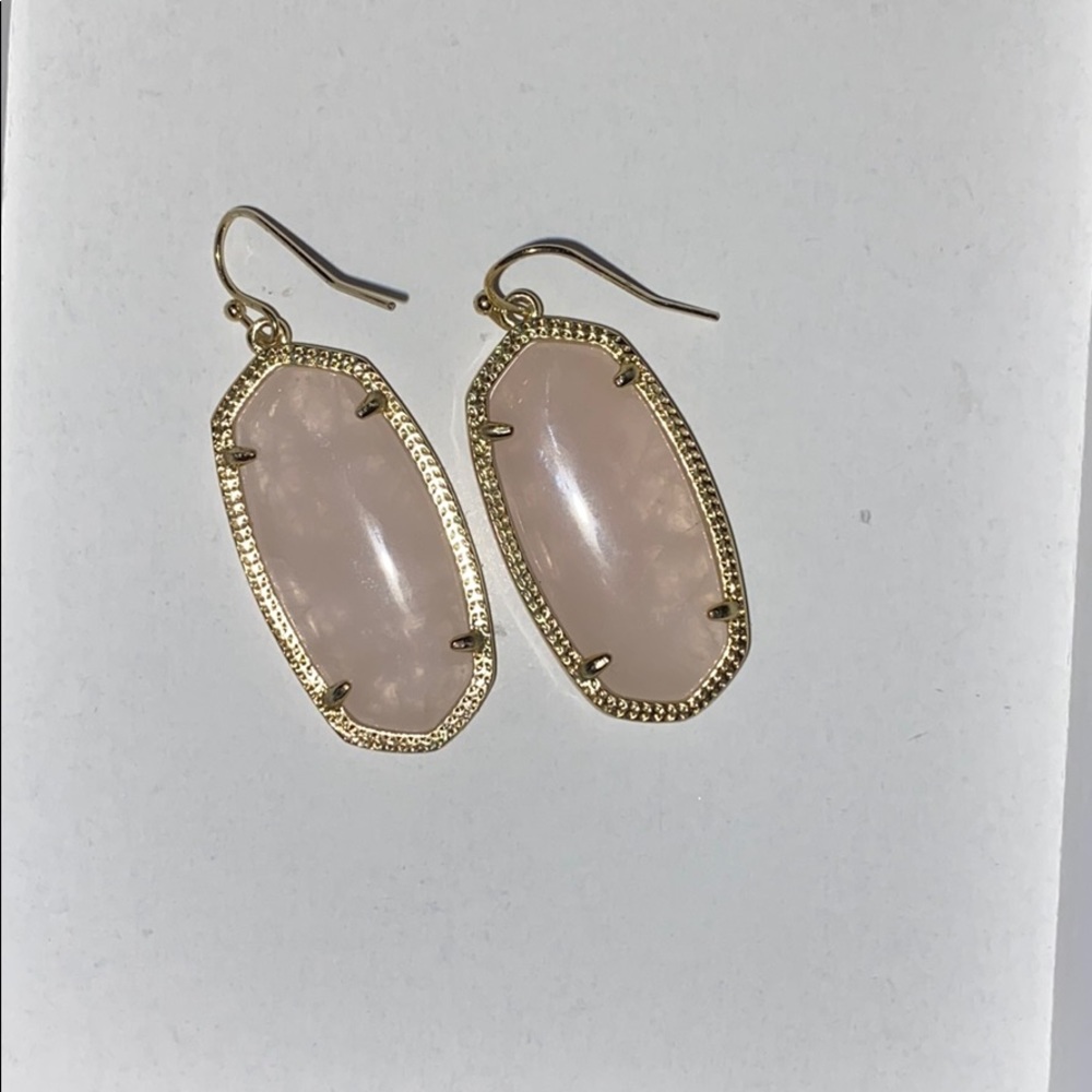 Pale pink Kendra Scott earrings!
